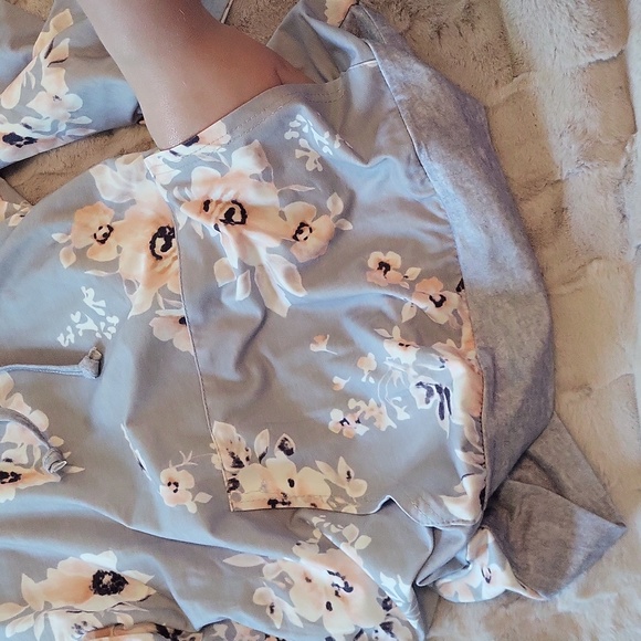 🌸Softest Florals Hoodies w/ Kangaroo Pocket - 2 Pc Bundle 🌸 Size Small - Picture 6 of 15